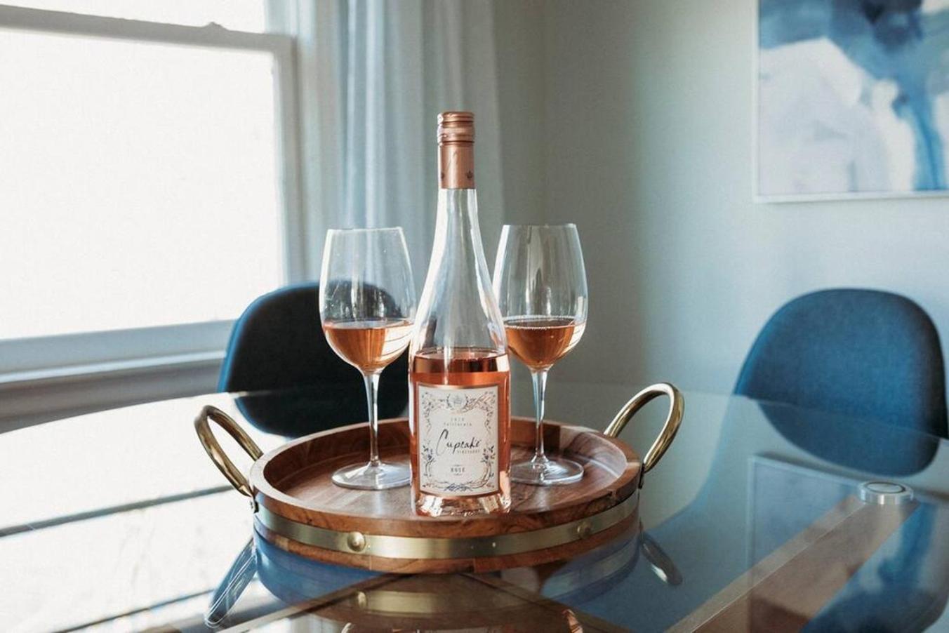 Style Meets Comfort In Beautiful Design Vancouver Luaran gambar