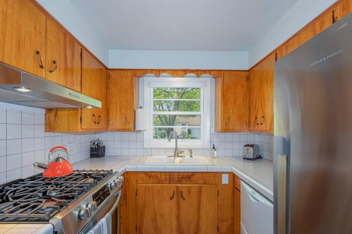 Style Meets Comfort In Beautiful Design Vancouver Luaran gambar
