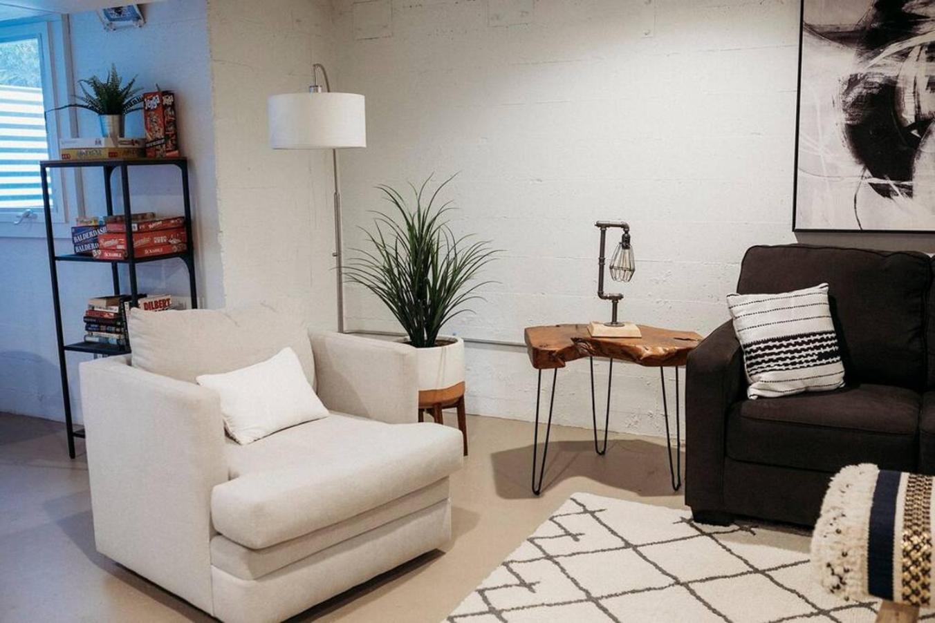 Style Meets Comfort In Beautiful Design Vancouver Luaran gambar