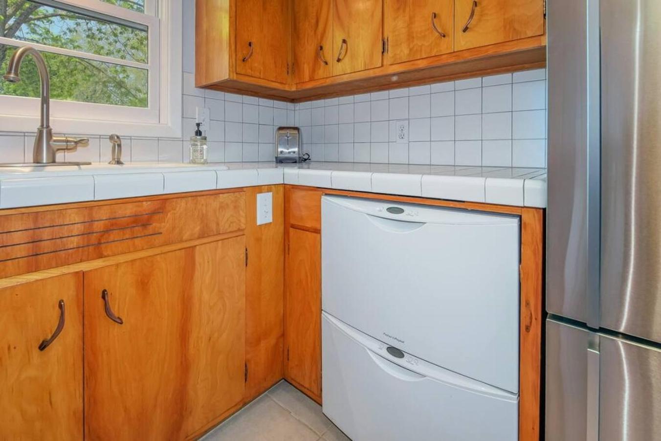 Style Meets Comfort In Beautiful Design Vancouver Luaran gambar