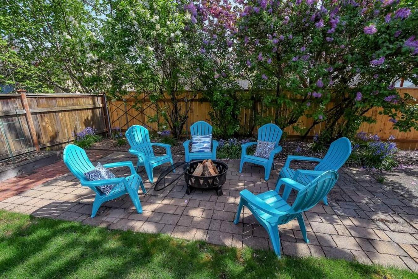 Style Meets Comfort In Beautiful Design Vancouver Luaran gambar