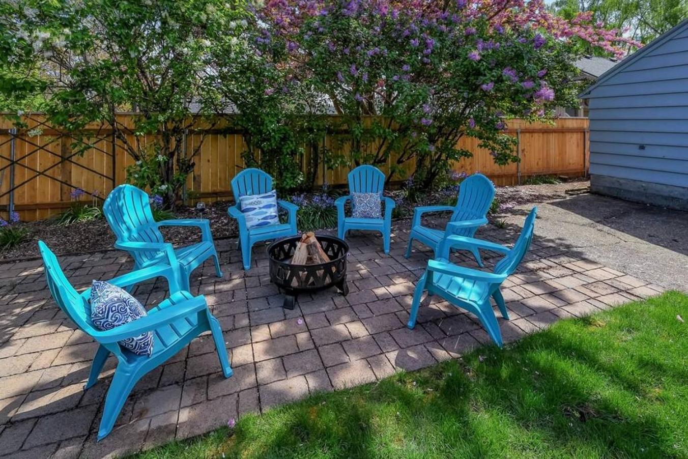 Style Meets Comfort In Beautiful Design Vancouver Luaran gambar